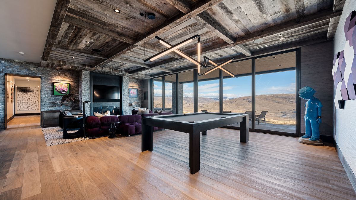 Panoramic Game Room