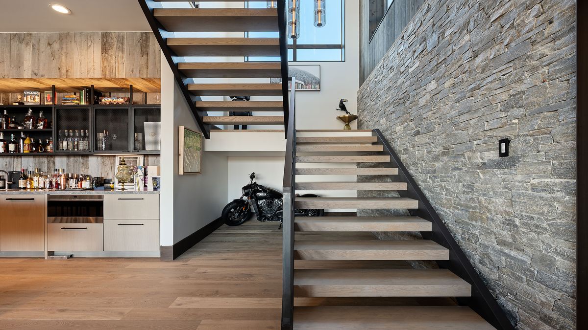Modern Staircase & Bar